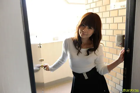 Asuka Kyono: Petite Japanese MILF Poses Nude and Shows Her Slim Body – photo 1 of 20