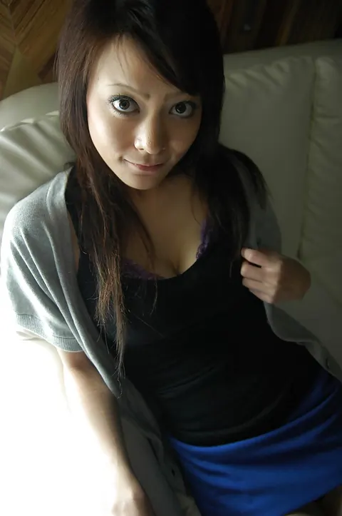 Thick Asian MILF Pulls Panties Aside and Spreads Her Hairy Pussy – photo 1 of 16