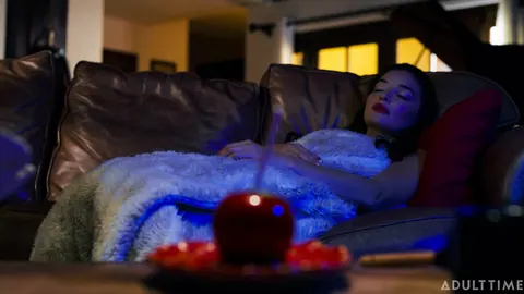 Trans Woman Takes Anal Fisting and Deep Kissing – photo 18 of 20