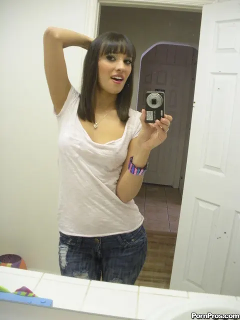 Nadia Aria: Slim Latina with Big Natural Tits Spreads in Front of a Mirror – photo 2 of 17