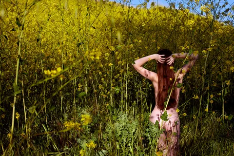 Emily Bloom: Skinny Ukrainian Brunette Strips Nude in the Open Air – photo 11 of 21