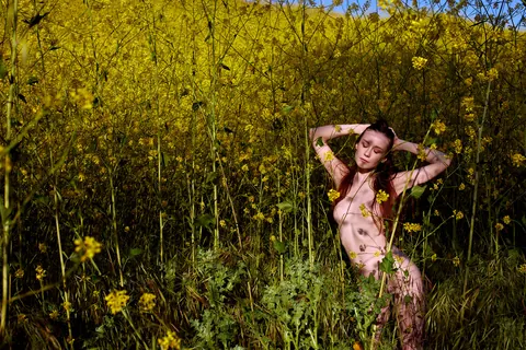 Emily Bloom: Skinny Ukrainian Brunette Strips Nude in the Open Air – photo 8 of 21