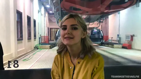 Eva Elfie: Blonde Russian Sucks Cock in a Gondola Lift – photo 18 of 19