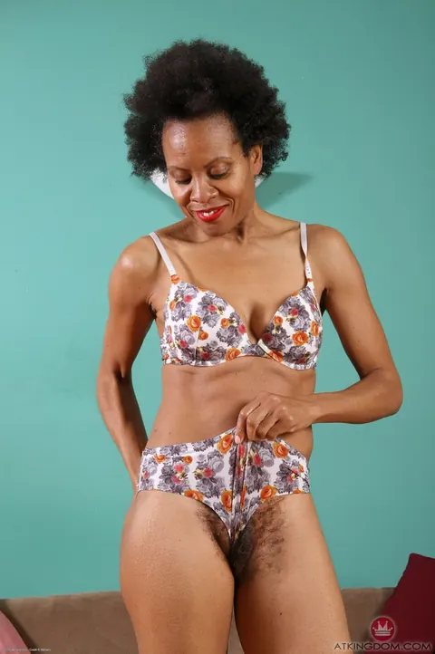 Slim Ebony MILF in Lingerie Bares Her Hairy Pussy – photo 9 of 21