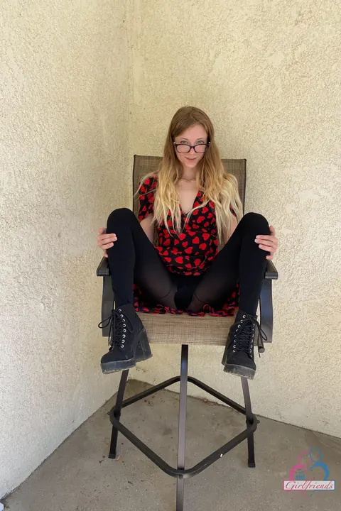 Riley Star: Thick Blonde with Big Natural Tits Spreads Poolside in Heels and Boots – photo 6 of 21