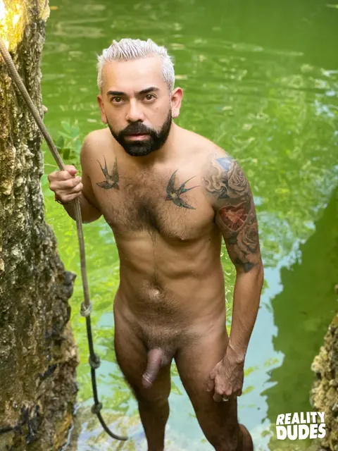 Thick Hairy Man Shows Off His Big Ass Outdoors – photo 17 of 19