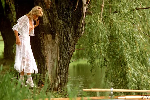 Lynne Austin: Mature Blonde Woman Spreads Her Pussy by the River – photo 1 of 15