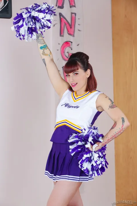 Veronica Layke: Brunette with Tattoo and Small Tits Spreads Her Pussy – photo 3 of 17
