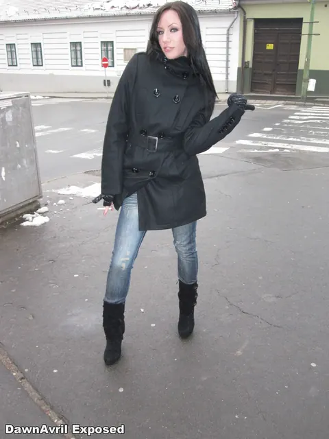Dawn Avril: Thick European Brunette Peels Down Her Jeans and Spreads Her Pussy – photo 7 of 15