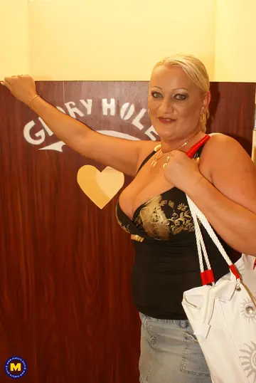 Mature European BBW Gives a Blowjob and Gets Fucked