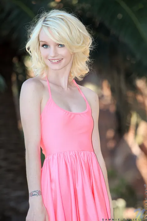 Sammie Daniels: Slim Blonde with Small Natural Tits Strips Out of Her Skirt Outside – photo 1 of 15