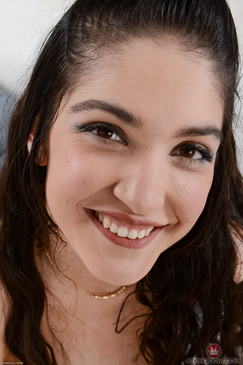 Jericha Jem: Petite Latina Brunette Poses Fully Nude and Shows Her Body – photo 20 of 21