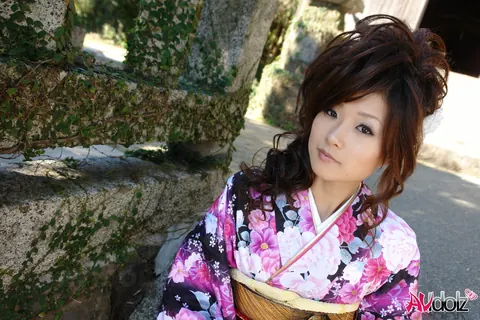 Japanese Brunette Poses in Socks and Traditional Wear – photo 8 of 15
