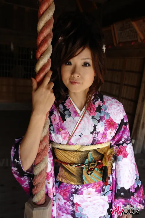 Japanese Brunette Poses in Socks and Traditional Wear – photo 1 of 15