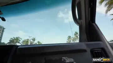 Latina Brunette Sucks and Fucks in a Parked Car Outdoors