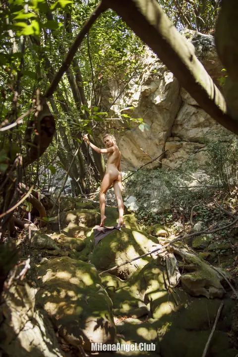 Slim Blonde Bares Her Shaved Pussy Outdoors in the Open Air – photo 4 of 15