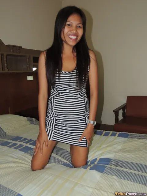 Mishelle: Petite Filipina Redhead Fucks a Man in a Motel – photo 4 of 20