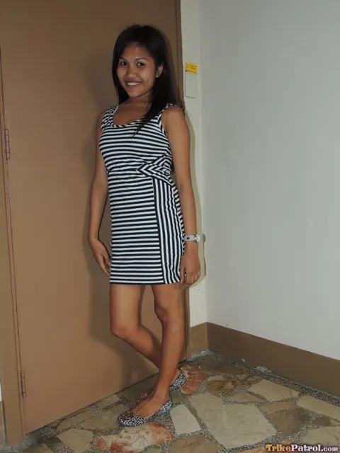 Mishelle: Petite Filipina Redhead Fucks a Man in a Motel – photo 2 of 20