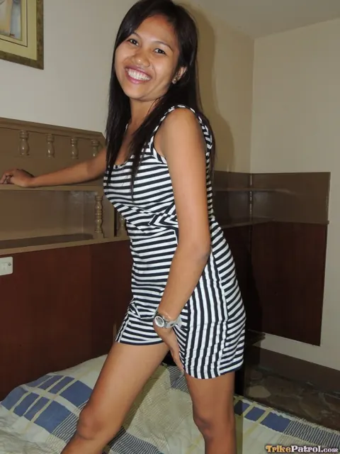 Mishelle: Petite Filipina Redhead Fucks a Man in a Motel – photo 6 of 20
