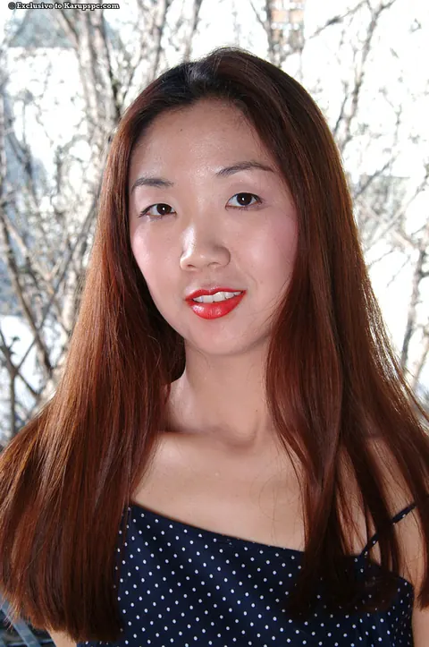 Heidi Ho: Asian Amateur Brunette in Panties Spreads Her Shaved Pussy Outdoors – photo 10 of 16
