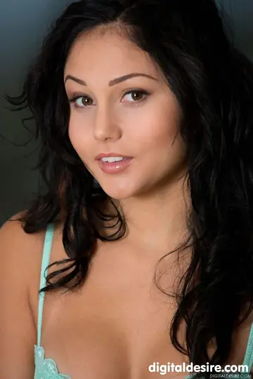 Ariana Marie – Brunette Spreads Her Shaved Pussy in Close-Up