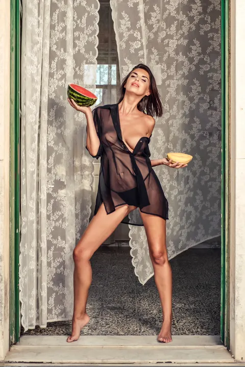Laura Giraudi: French Brunette Strips Nude for Glamour Photos – photo 2 of 21