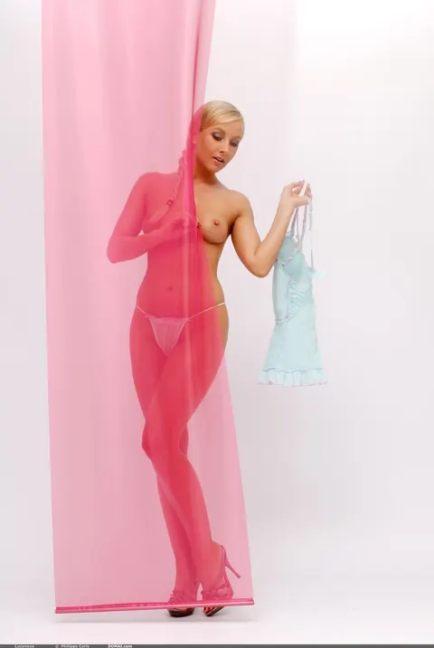 Lucynova: Skinny Blonde Strips Out of Her Panties – photo 3 of 21