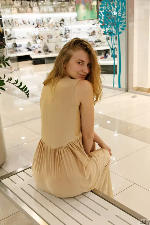 Regan Budimir: Ukrainian Brunette Flashes Her Big Natural Tits in Public – photo 7 of 12
