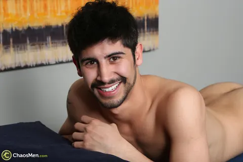 Hairy Masseur Strokes to a Cumshot – photo 2 of 21