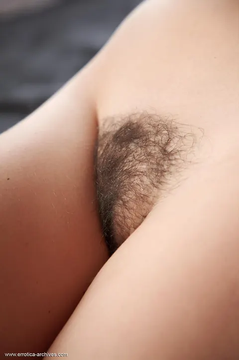 Aleksa Slusarchi: Brunette with Small Natural Tits Opens Her Hairy Pussy – photo 7 of 16