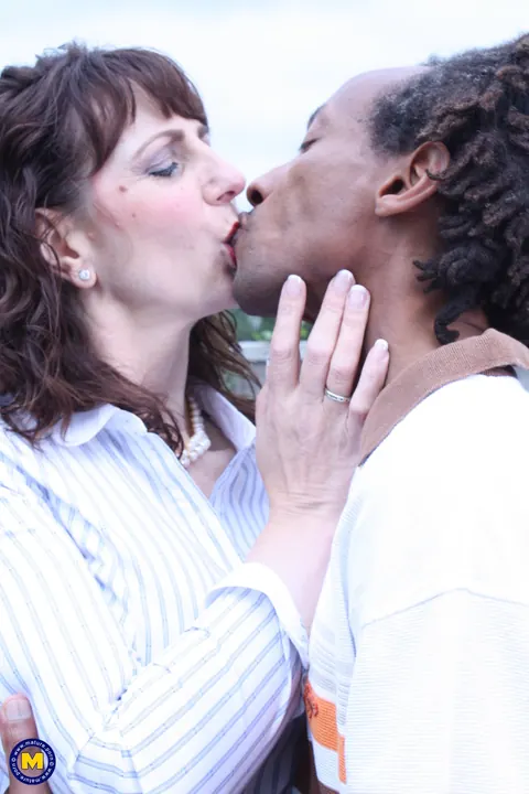 Toni Lace: British MILF with Enhanced Tits Rides a Black Stud Cowgirl – photo 4 of 21