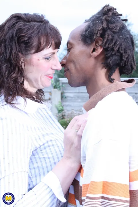 Toni Lace: British MILF with Enhanced Tits Rides a Black Stud Cowgirl – photo 2 of 21