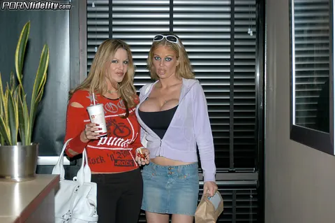 Carson Carmichael: Two Tall Blonde MILFs Share a Big Cock in a Threesome – photo 2 of 21
