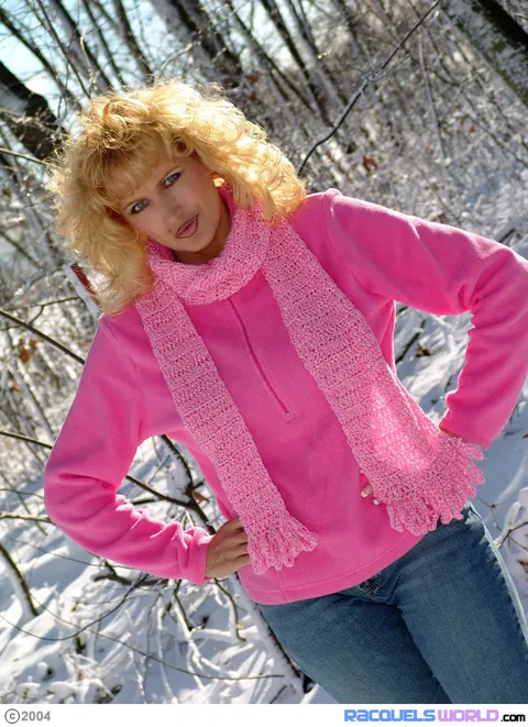 Racquel Devonshire: Thick Blonde MILF in Jeans Flashes Her Big Tits Outdoors in Snow – photo 2 of 16