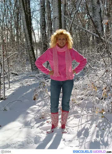 Thick Blonde MILF in Jeans Flashes Her Big Tits Outdoors in Snow