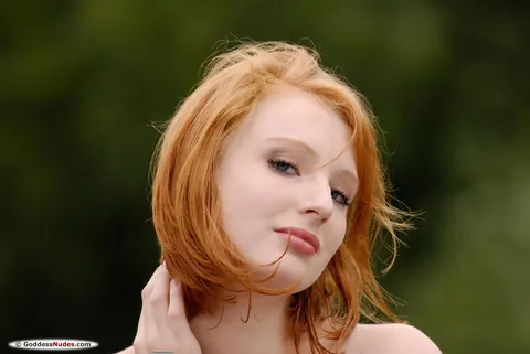 Redhead Poses Nude Showing Her Body – photo 13 of 20