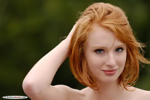 Redhead Poses Nude Showing Her Body – photo 12 of 20