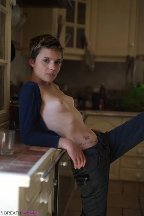 Caterina Foxy: Skinny Brunette Strips Out of Her Jeans in the Kitchen – photo 5 of 12