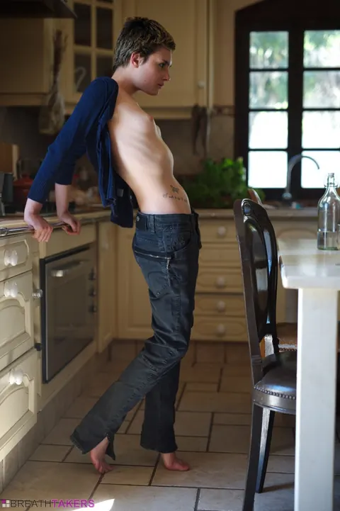 Caterina Foxy: Skinny Brunette Strips Out of Her Jeans in the Kitchen – photo 6 of 12