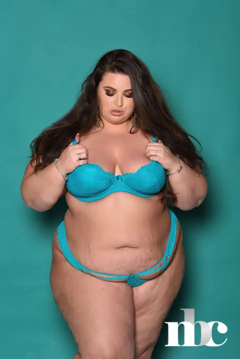 Yazmin Fox: Tattooed BBW Brunette Poses Topless and Shows Her Big Natural Tits – photo 4 of 21