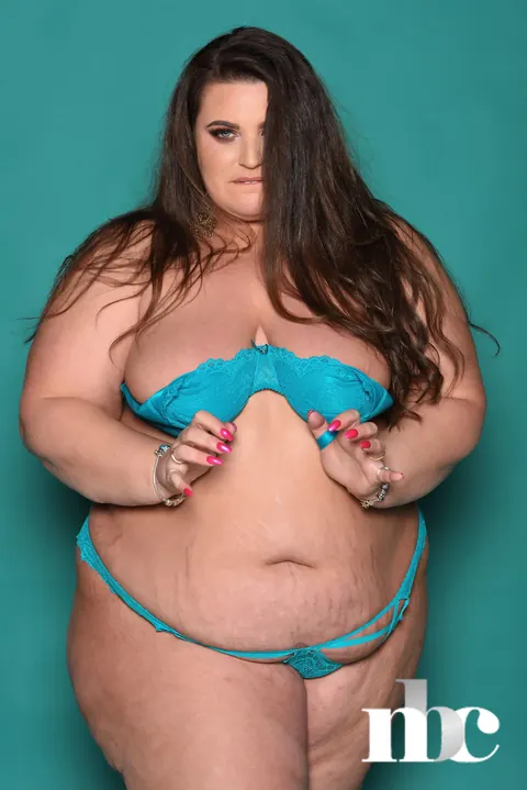 Yazmin Fox: Tattooed BBW Brunette Poses Topless and Shows Her Big Natural Tits – photo 11 of 21