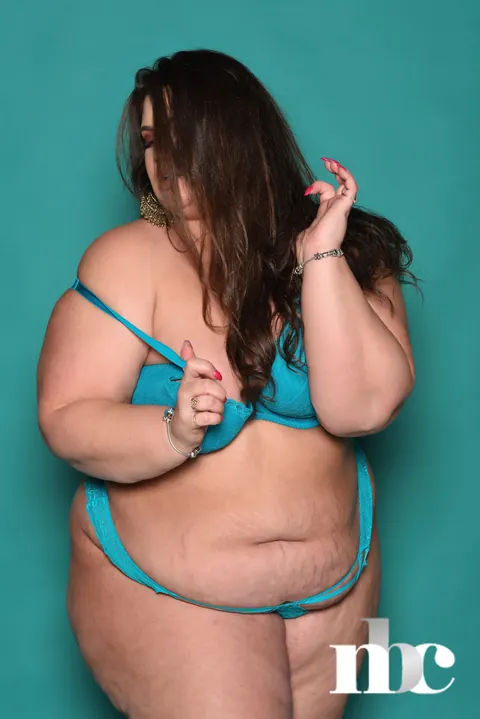 Yazmin Fox: Tattooed BBW Brunette Poses Topless and Shows Her Big Natural Tits – photo 6 of 21