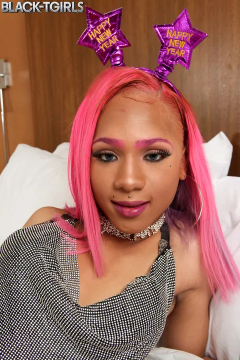 Ebony Trans Woman Poses Nude Flaunting Her Cock and Ass – photo 2 of 16