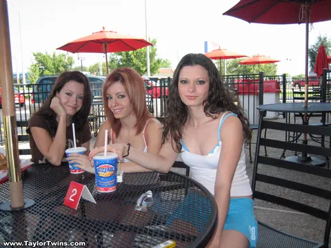 Redhead Flashes Panties Under Shorts While Kissing Women Outdoors – photo 7 of 12