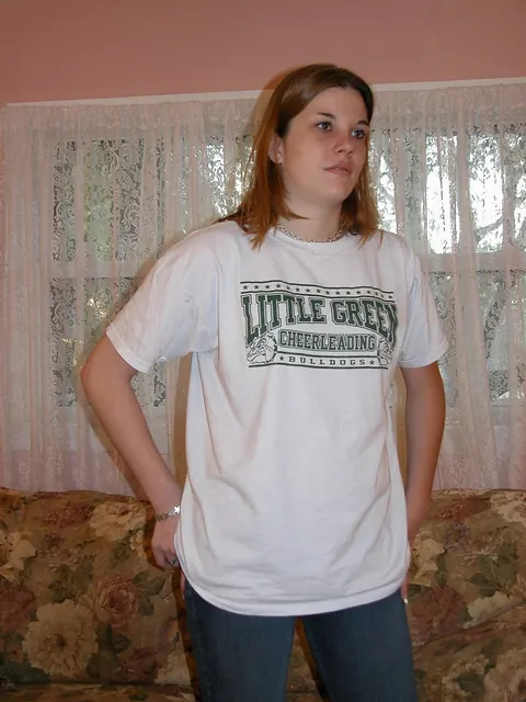 Amateur Strips Out of Her Jeans and Spreads Her Shaved Pussy – photo 7 of 21