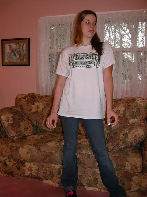 Amateur Strips Out of Her Jeans and Spreads Her Shaved Pussy – photo 8 of 21