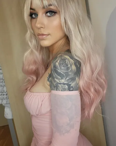 Thick Babe Shows Off Her Big Ass and Firm Tits – photo 13 of 18