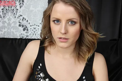 Patricia Baum: Thick Brunette with Big Tits Strips on the Sofa and Uses a Dildo – photo 2 of 15