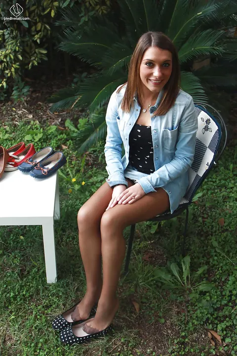 Brunette Displays Her Pantyhose Legs and Feet Outdoors – photo 7 of 16