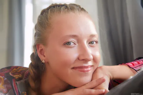 Ukrainian Blonde Undresses and Poses Nude on Camera – photo 4 of 21